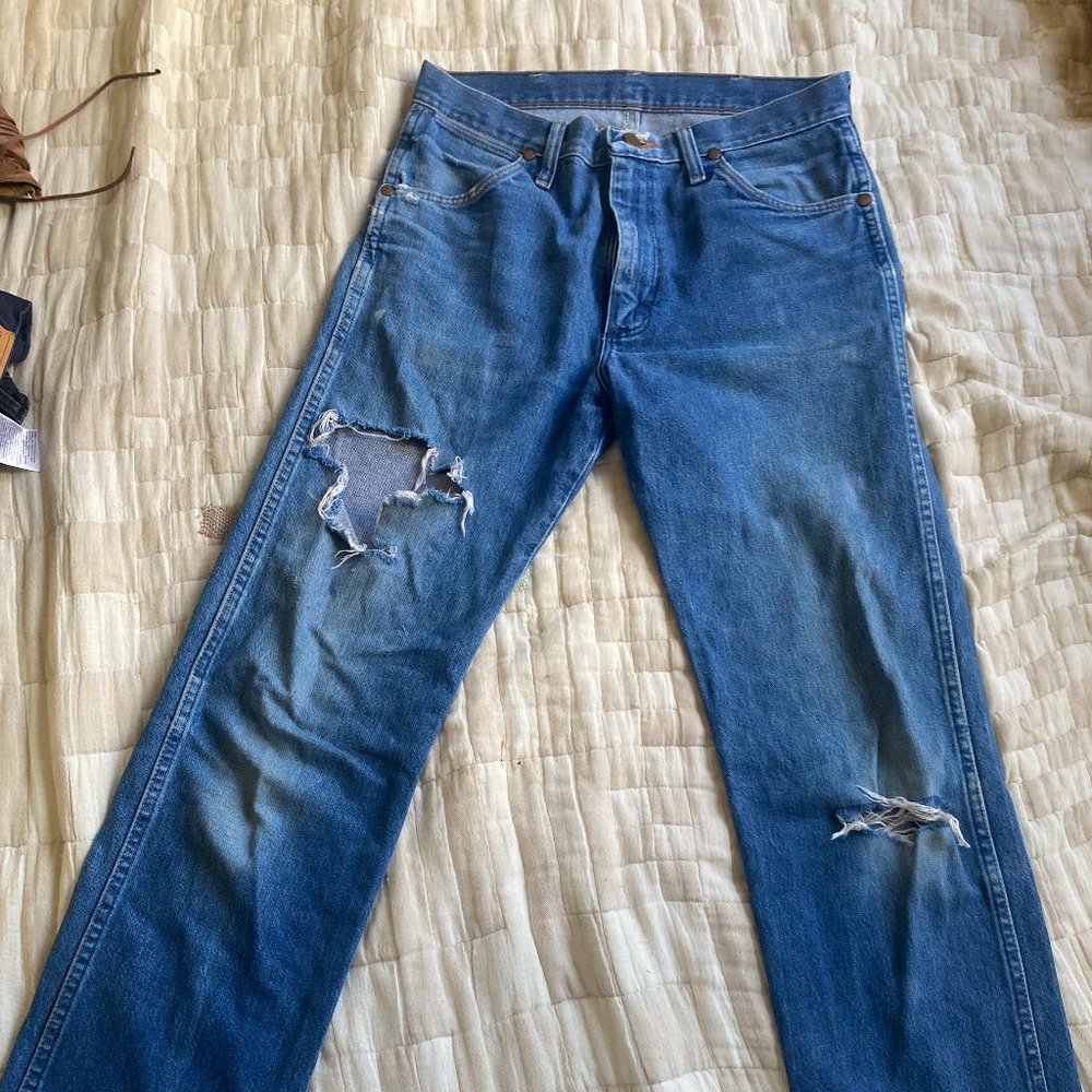 Wrangler distressed jeans 31x31